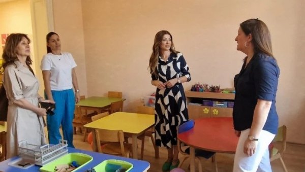 ОБНОВЉЕНИ ВРТИЋ „ЖИКИЦА ЈОВАНОВИЋ ОТВОРЕН ЗА МАЛИШАНЕ (ФОТО) ОБНОВЉЕНИ ВРТИЋ „ЖИКИЦА ЈОВАНОВИЋ ОТВОРЕН ЗА МАЛИШАНЕ (ФОТО)