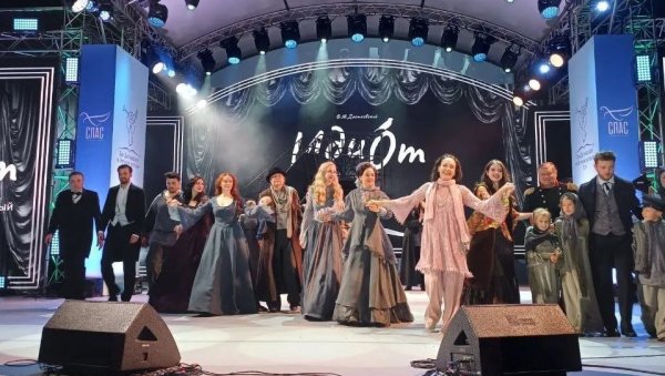 НА СЦЕНИ ПРАПРАУНУК ДОСТОЈЕВСКОГ: Белоруски театар Максим Горки у Оптиној пустињи извео Идиота у режији Иване Жигон (ФОТО) НА СЦЕНИ ПРАПРАУНУК ДОСТОЈЕВСКОГ: Белоруски театар Максим Горки у Оптиној пустињи извео Идиота у режији Иване Жигон (ФОТО)