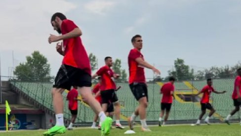 LUKAVI ŠPIJUN U SARAJEVU: Kazahstanci se šokirali kada su videli ko im je upao na trening u glavnom gradu Bosne (VIDEO) LUKAVI ŠPIJUN U SARAJEVU: Kazahstanci se šokirali kada su videli ko im je upao na trening u glavnom gradu Bosne (VIDEO)