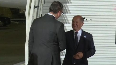 NEMAČKI KANCELAR ŠOLC DOPUTOVAO U BEOGRAD: Dočekao ga predsednik Vučić NEMAČKI KANCELAR ŠOLC DOPUTOVAO U BEOGRAD: Dočekao ga predsednik Vučić