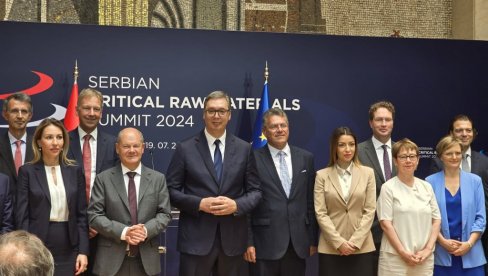 ISTORIJSKI DAN ZA SRBIJU Vučić, Šolc i Ševčovič saglasni: Ogromna prekretnica za našu državu i kvantni skok u budućnost (VIDEO) ISTORIJSKI DAN ZA SRBIJU Vučić, Šolc i Ševčovič saglasni: Ogromna prekretnica za našu državu i kvantni skok u budućnost (VIDEO)