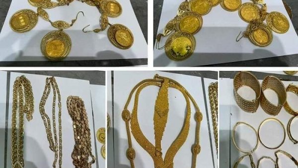 НЕПРИЈАВЉЕНО УНЕЛИ 1.5 КИЛОГРАМА ЗЛАТА: Цариници на граници са Мађарском запленили драгоцености НЕПРИЈАВЉЕНО УНЕЛИ 1.5 КИЛОГРАМА ЗЛАТА: Цариници на граници са Мађарском запленили драгоцености