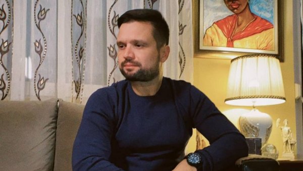 НИСМО ЗНАЛИ ДА ЈЕ ПОЗНАТ: Комшије Драгог Домића у Будви проговориле о њему НИСМО ЗНАЛИ ДА ЈЕ ПОЗНАТ: Комшије Драгог Домића у Будви проговориле о њему