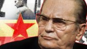 ЗАР И ТИ ДРУЖЕ МАРШАЛЕ? Фотографија голог Тита - умало га коштала угледа (ФОТО) ЗАР И ТИ ДРУЖЕ МАРШАЛЕ? Фотографија голог Тита - умало га коштала угледа (ФОТО)