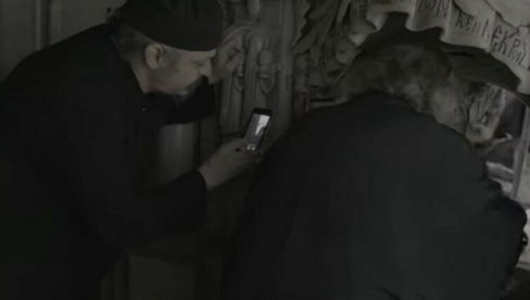 SNIMAK OTVARANJA GROBA ISUSA HRISTA: Klecala su mi kolena kada je ploča pomerana (VIDEO) SNIMAK OTVARANJA GROBA ISUSA HRISTA: Klecala su mi kolena kada je ploča pomerana (VIDEO)