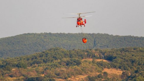 PONOSNI SMO NA NAŠE HEROJE U VAZDUHU: MUP objavio fotografije Helikopterske jedinice u Severnoj Makedoniji PONOSNI SMO NA NAŠE HEROJE U VAZDUHU: MUP objavio fotografije Helikopterske jedinice u Severnoj Makedoniji