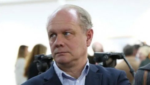 ŠAMAR PREVAZIĐENIM POLITIČARIMA: Panaotović o najavljenoj saradnji Srba,Albanaca i Bošnjaka u Vladi Crne Gore ŠAMAR PREVAZIĐENIM POLITIČARIMA: Panaotović o najavljenoj saradnji Srba,Albanaca i Bošnjaka u Vladi Crne Gore