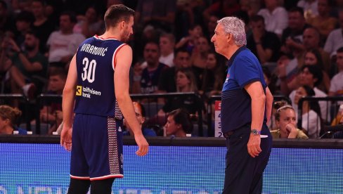 PA, OVO JE HIT! Aleksa Avramović na ovaj način pokušao da zbuni Stefa Karija (VIDEO) PA, OVO JE HIT! Aleksa Avramović na ovaj način pokušao da zbuni Stefa Karija (VIDEO)