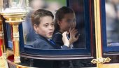 ПРИНЦ ЏОРЏ ДАНАС СЛАВИ 11. РОЂЕНДАН: Кејт Мидлтон објавила нову фотографију (ФОТО) ПРИНЦ ЏОРЏ ДАНАС СЛАВИ 11. РОЂЕНДАН: Кејт Мидлтон објавила нову фотографију (ФОТО)