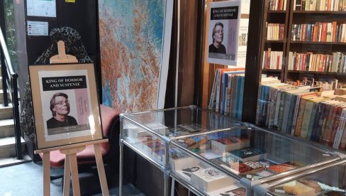 KRALJ HORORA U SMEDEREVSKOJ BIBLIOTECI: Izložba o velikom reditelju Stivenu Kingu KRALJ HORORA U SMEDEREVSKOJ BIBLIOTECI: Izložba o velikom reditelju Stivenu Kingu
