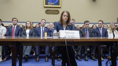 НАКОН АТЕНТАТА НА ТРАМПА: Директорка Тајне службе поднела оставку НАКОН АТЕНТАТА НА ТРАМПА: Директорка Тајне службе поднела оставку
