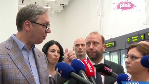ZNAMO TAČNO O KOME JE REČ Vučić na pitanje Novosti o napadima na srpsku namensku industriju: Dugo ovo traje, rade to sa svih strana ZNAMO TAČNO O KOME JE REČ Vučić na pitanje Novosti o napadima na srpsku namensku industriju: Dugo ovo traje, rade to sa svih strana