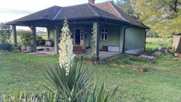 ШЕСТО КОЛЕНО ЂОРЂЕВИЋА У КУЋИ ОД 130 ЛЕТА: Неколико генерација једне породице живи под истим кровом у селу Супска код Ћуприје још од 1894. ШЕСТО КОЛЕНО ЂОРЂЕВИЋА У КУЋИ ОД 130 ЛЕТА: Неколико генерација једне породице живи под истим кровом у селу Супска код Ћуприје још од 1894.