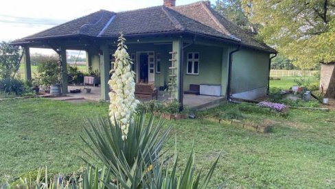 ŠESTO KOLENO ĐORĐEVIĆA U KUĆI OD 130 LETA: Nekoliko generacija jedne porodice živi pod istim krovom u selu Supska kod Ćuprije još od 1894. ŠESTO KOLENO ĐORĐEVIĆA U KUĆI OD 130 LETA: Nekoliko generacija jedne porodice živi pod istim krovom u selu Supska kod Ćuprije još od 1894.