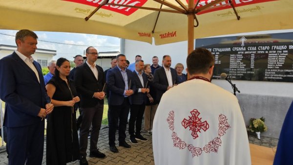 СЛУЖЕН ПАРАСТОС СРПСКИМ ЖРТВАМА У СТАРОМ ГАЦКУ: Већ четврт века нема правде за настрадале Србе са КиМ (ФОТО/ВИДЕО) СЛУЖЕН ПАРАСТОС СРПСКИМ ЖРТВАМА У СТАРОМ ГАЦКУ: Већ четврт века нема правде за настрадале Србе са КиМ (ФОТО/ВИДЕО)