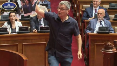 OVO NIJE KAFANA! Opozicija ponovo pravi haos u Skuštini - Ćuta urlao, Brnabićeva ga opomenula (VIDEO) OVO NIJE KAFANA! Opozicija ponovo pravi haos u Skuštini - Ćuta urlao, Brnabićeva ga opomenula (VIDEO)