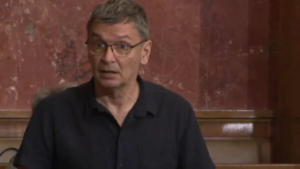 ЋУТА И МИЋА ЋУСКИЈА ПОСЕКЛИ 461 СТАБЛО: Весић изнео податке о Јовановићевом куму - Овај поручио да се поноси! ЋУТА И МИЋА ЋУСКИЈА ПОСЕКЛИ 461 СТАБЛО: Весић изнео податке о Јовановићевом куму - Овај поручио да се поноси!