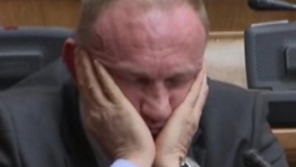 ОВО ВИШЕ НИ ЗА ЛУДНИЦУ НИЈЕ Брнабић Ђиласу: Мора неко стручан да осмисли посебну врсту институције за господина ОВО ВИШЕ НИ ЗА ЛУДНИЦУ НИЈЕ Брнабић Ђиласу: Мора неко стручан да осмисли посебну врсту институције за господина