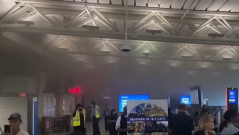 NOVI DETALJI POŽARA NA AERODROMU: Poznat broj povređenih - Internetom kruže snimci sa lica mesta, od dima se ništa ne vidi (VIDEO) NOVI DETALJI POŽARA NA AERODROMU: Poznat broj povređenih - Internetom kruže snimci sa lica mesta, od dima se ništa ne vidi (VIDEO)