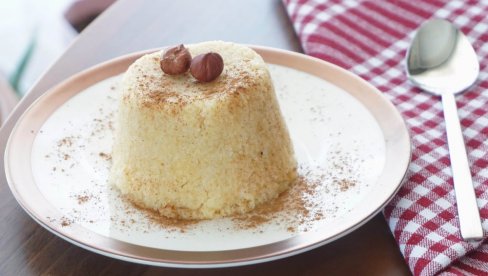 KOLAČ OD GRIZA: Recept za kremastu poslasticu koja se ne peče i osvaja ukusom KOLAČ OD GRIZA: Recept za kremastu poslasticu koja se ne peče i osvaja ukusom