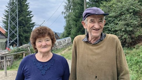 KOME SMETAJU MOJE DVE KRAVE, DVA TELETA I SVINJA Zbog urbanizacije bi da isele Dušanovu stoku sa Kopaonika: Teraju me sa dedovine (FOTO) KOME SMETAJU MOJE DVE KRAVE, DVA TELETA I SVINJA Zbog urbanizacije bi da isele Dušanovu stoku sa Kopaonika: Teraju me sa dedovine (FOTO)