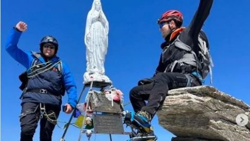 PRIPADNICI MUP-A OSVOJILI ALPE: Popeli se na vrh Grand Paradiso visine 4061m (FOTO) PRIPADNICI MUP-A OSVOJILI ALPE: Popeli se na vrh Grand Paradiso visine 4061m (FOTO)