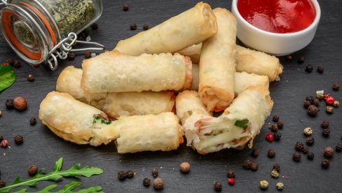 TORTILJA ROLNICE SA TIKVICAMA I SLANINICOM: Hrskava korica i eksplozija ukusa TORTILJA ROLNICE SA TIKVICAMA I SLANINICOM: Hrskava korica i eksplozija ukusa