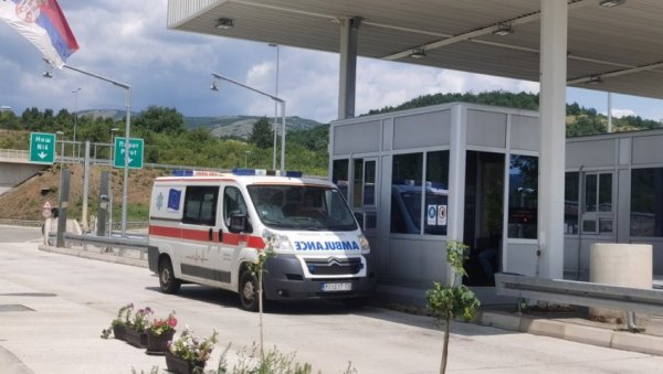 ПРВЕ ФОТОГРАФИЈЕ И СНИМЦИ СА МЕСТА НЕСРЕЋЕ Саобраћајка код Беле Паланке: Полиција на терену, повређени мигранти збринути (ФОТО/ВИДЕО) ПРВЕ ФОТОГРАФИЈЕ И СНИМЦИ СА МЕСТА НЕСРЕЋЕ Саобраћајка код Беле Паланке: Полиција на терену, повређени мигранти збринути (ФОТО/ВИДЕО)