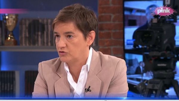 БРНАБИЋЕВА: Ако будемо паменти и наставимо да верујемо у нашу земљу циљ је да просечна плата буде 1.400 евра БРНАБИЋЕВА: Ако будемо паменти и наставимо да верујемо у нашу земљу циљ је да просечна плата буде 1.400 евра