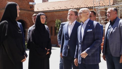 JEDAN OD STUBOVA DRŽAVNOSTI, NE SAMO CRKVE VEĆ CELE NACIJE: Premijer Vučević obišao manastir Žiča, najavio i dodatne radove JEDAN OD STUBOVA DRŽAVNOSTI, NE SAMO CRKVE VEĆ CELE NACIJE: Premijer Vučević obišao manastir Žiča, najavio i dodatne radove