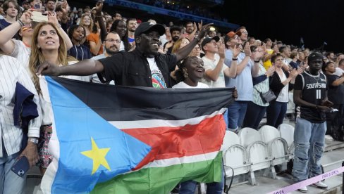 SKANDAL U GRUPI U KOJOJ SU SRBIJA I TIM SNOVA: Organizatori pustili himnu koju nikako nisu smeli da puste, navijači pobesneli! SKANDAL U GRUPI U KOJOJ SU SRBIJA I TIM SNOVA: Organizatori pustili himnu koju nikako nisu smeli da puste, navijači pobesneli!