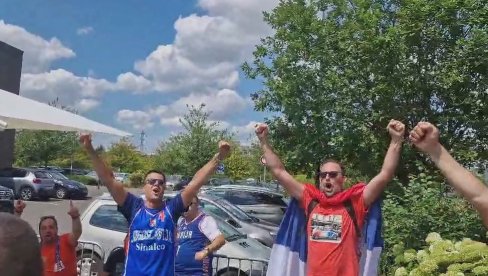 A PATROLE, A PATROLE - JOKIĆA NIKOLE! Srpski navijači napravili šou pred meč Srbija - SAD na Olimpijskim igrama (VIDEO) A PATROLE, A PATROLE - JOKIĆA NIKOLE! Srpski navijači napravili šou pred meč Srbija - SAD na Olimpijskim igrama (VIDEO)
