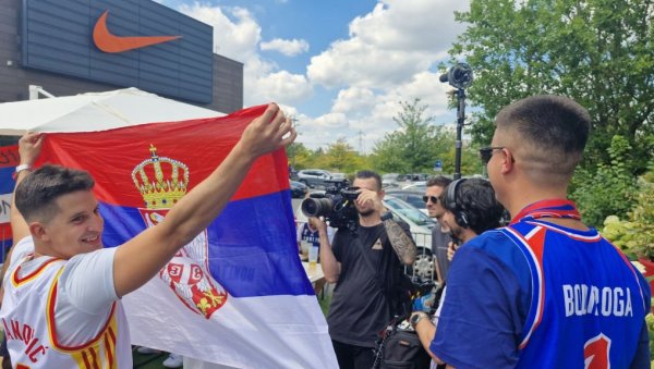 ДОКУМЕНТАРАЦ (И) О СРПСКИМ НАВИЈАЧИМА: Светски позната кућа дошла у Лил да снима Србе пред меч са тимом снова ДОКУМЕНТАРАЦ (И) О СРПСКИМ НАВИЈАЧИМА: Светски позната кућа дошла у Лил да снима Србе пред меч са тимом снова