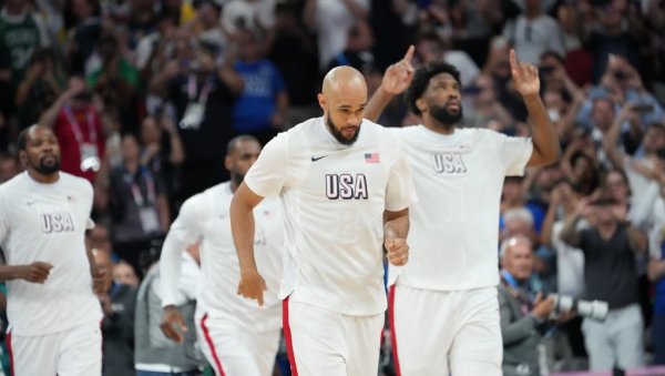 ШОК ЗА АМЕРЕ ПРЕД СРБИЈУ! Један од најбољих играча повређен уочи полуфинала Олимпијских игара ШОК ЗА АМЕРЕ ПРЕД СРБИЈУ! Један од најбољих играча повређен уочи полуфинала Олимпијских игара