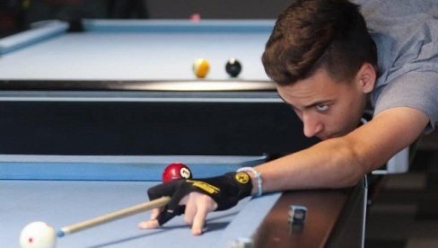 LAZAR KOSTIĆ (18) PIŠE ISTORIJU SRPSKOG SPORTA: Srebro na šampionatu Evrope u bilijaru LAZAR KOSTIĆ (18) PIŠE ISTORIJU SRPSKOG SPORTA: Srebro na šampionatu Evrope u bilijaru