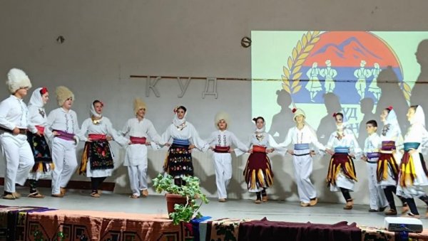 ОЖИВЕЛА ПАРАЋИНСКА ПЛАНА: Сеоски КУД прославио годишњицу ОЖИВЕЛА ПАРАЋИНСКА ПЛАНА: Сеоски КУД прославио годишњицу
