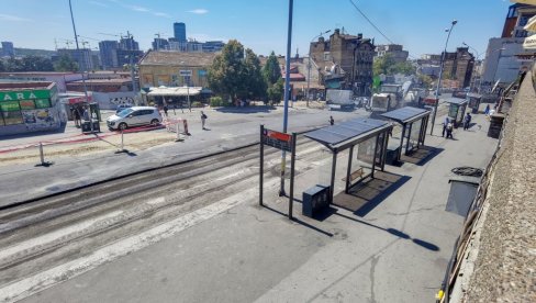 NAPREDUJE REKONSTRUKCIJA NAJVEĆE AUTOBUSKE OKRETNICE U CENTRU PRESTONICE: Skinuli asfalt na Zelenjaku NAPREDUJE REKONSTRUKCIJA NAJVEĆE AUTOBUSKE OKRETNICE U CENTRU PRESTONICE: Skinuli asfalt na Zelenjaku