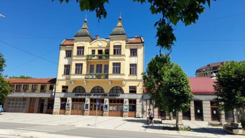 POČINJE JOŠ JEDAN „FAPOR“: Leskovački kulturni centar okuplja amaterske pozorišne trupe POČINJE JOŠ JEDAN „FAPOR“: Leskovački kulturni centar okuplja amaterske pozorišne trupe