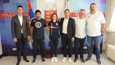 OLIMPIJADA ISPUNJEN SAN: Kraljevčani ispratili sugrađanku Jelenu Erić na OI u Parizu OLIMPIJADA ISPUNJEN SAN: Kraljevčani ispratili sugrađanku Jelenu Erić na OI u Parizu