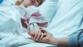 PORODIČNA TRAGEDIJA: Devojčica (14) umrla nakon udara groma, njen mlađi brat (5) reanimiran PORODIČNA TRAGEDIJA: Devojčica (14) umrla nakon udara groma, njen mlađi brat (5) reanimiran