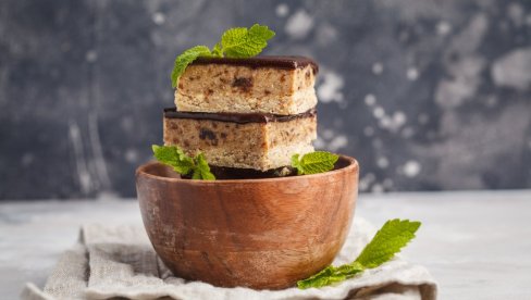 TVIKS TORTA SA PUNO ČOKOLADE I KARAMELE: Ukus je prava fantazija za sve ljubitelje čokolade i karamele TVIKS TORTA SA PUNO ČOKOLADE I KARAMELE: Ukus je prava fantazija za sve ljubitelje čokolade i karamele