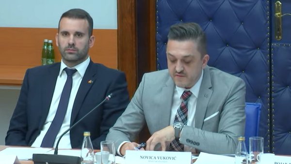 БОЉИ ЖИВОТ ОД ОКТОБРА: Премијер обећао да ће Црна Гора бити у врху пет европских земаља, али то очекује за двадесет година БОЉИ ЖИВОТ ОД ОКТОБРА: Премијер обећао да ће Црна Гора бити у врху пет европских земаља, али то очекује за двадесет година