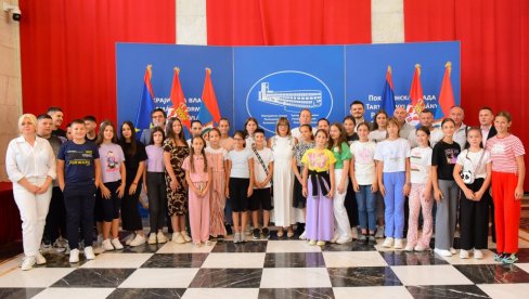 NA SEVERU SVE JE LEPO I MIRNO : Osnovci sa Kosmeta u poseti Novom Sadu NA SEVERU SVE JE LEPO I MIRNO : Osnovci sa Kosmeta u poseti Novom Sadu
