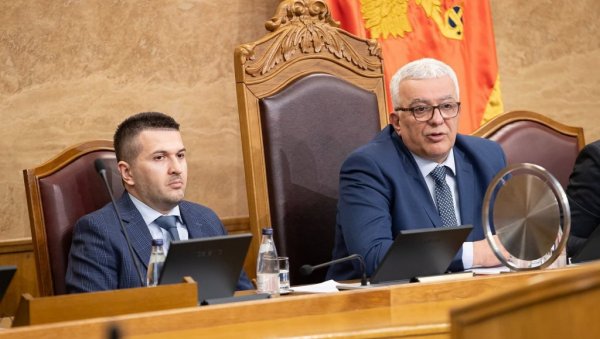 МАНДИЋ ЗАУСТАВИО ПРЕМИЈЕРСКИ САТ: Низ од три везана саслушања Спајића прекинут због непоштовања Скупштине МАНДИЋ ЗАУСТАВИО ПРЕМИЈЕРСКИ САТ: Низ од три везана саслушања Спајића прекинут због непоштовања Скупштине