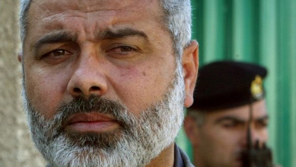 РОЂЕН У ИЗБЕГЛИЧКОМ КАМПУ, У ИЗРАЕЛСКОМ НАПАДУ МУ УБИЈЕНА ТРИ СИНА: Ко је био Исмаил Ханије, убијени политички лидер Хамаса РОЂЕН У ИЗБЕГЛИЧКОМ КАМПУ, У ИЗРАЕЛСКОМ НАПАДУ МУ УБИЈЕНА ТРИ СИНА: Ко је био Исмаил Ханије, убијени политички лидер Хамаса