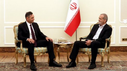 PRENEO SRDAČNE POZDRAVE VUČIĆA: Vulin se sastao sa predsednikom Islamske Republike Iran Masudom Pezeškijanom (FOTO) PRENEO SRDAČNE POZDRAVE VUČIĆA: Vulin se sastao sa predsednikom Islamske Republike Iran Masudom Pezeškijanom (FOTO)