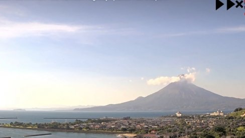 ERUPCIJA VULKANA SA 4000 METARA: Pogledajte planinu Huči u Japanu (VIDEO) ERUPCIJA VULKANA SA 4000 METARA: Pogledajte planinu Huči u Japanu (VIDEO)
