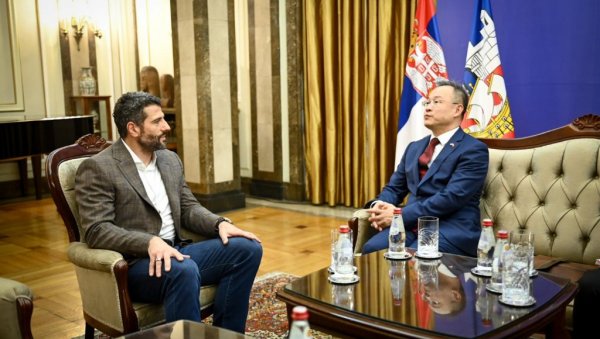 БЛИСКА И ПРИЈАТЕЉСКА САРАДЊА: Градоначелник Шапић примио кинеског амбасадора Ли Минга БЛИСКА И ПРИЈАТЕЉСКА САРАДЊА: Градоначелник Шапић примио кинеског амбасадора Ли Минга