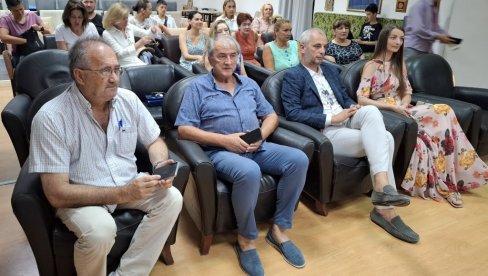 PRVI PUT U NIKŠIĆU I CRNOJ GORI: Letnja škola ruskog jezika za građane, a u klupi i vladika Metodije PRVI PUT U NIKŠIĆU I CRNOJ GORI: Letnja škola ruskog jezika za građane, a u klupi i vladika Metodije