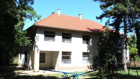 MEŠTANI TELEČKE ODABRALI KROV: Zahvaljujući participativnom budžetiranju uređuje se Dom kulture MEŠTANI TELEČKE ODABRALI KROV: Zahvaljujući participativnom budžetiranju uređuje se Dom kulture